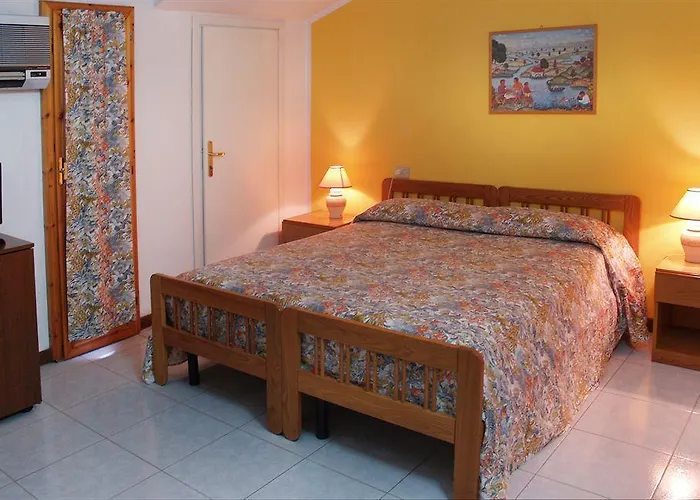 Gemini E Casa de hóspedes 4*