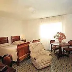 Gemini E Vendégház 4*